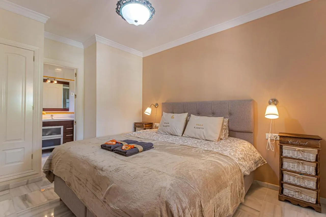 Bed & Breakfast Villakarmyr Alhaurin de la Torre